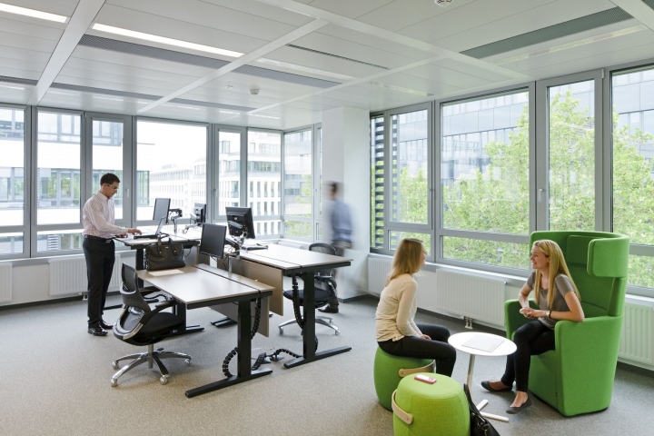 葛蘭素史克現(xiàn)代時尚辦公室設計