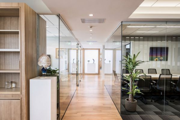 上海辦公室設(shè)計中如何選擇辦公室家具？